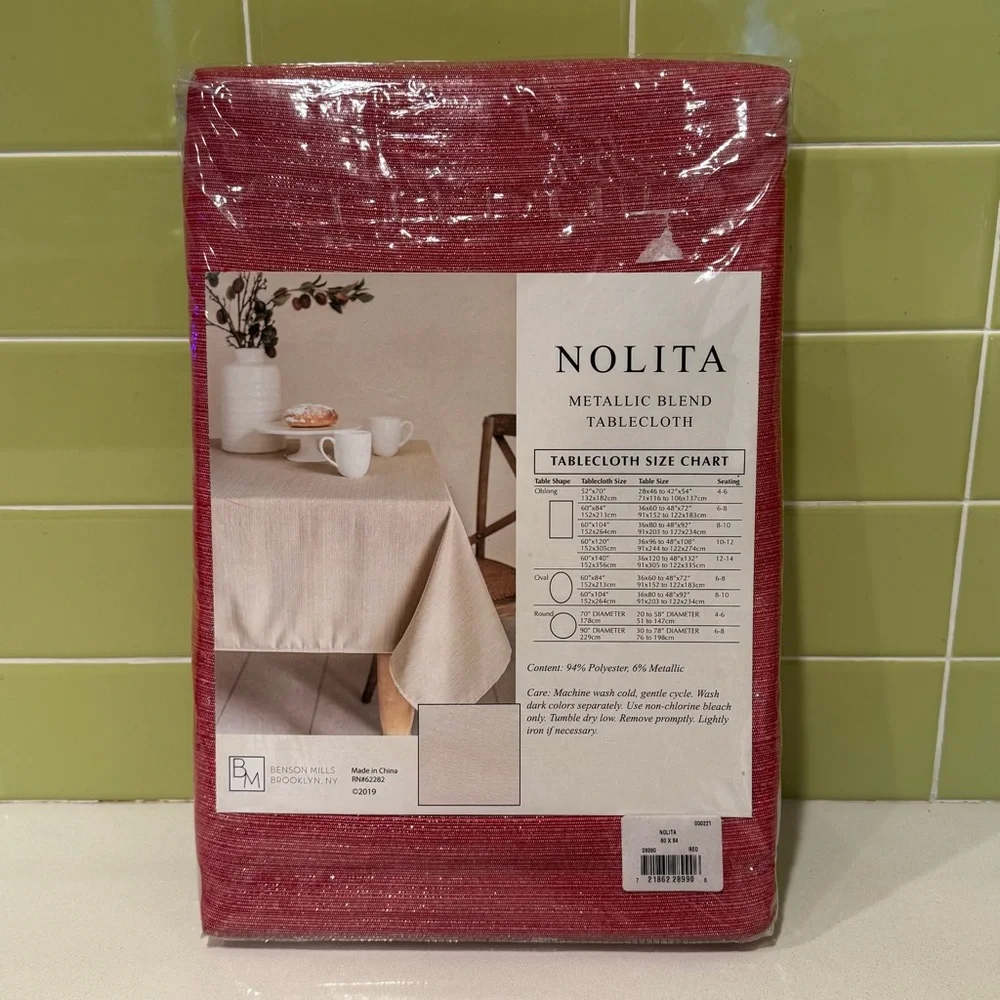 Nolita Metallic Blend Tablecloth in Red